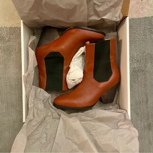 The Palatines leather “Inergia Boots” in Rosewood color, size 7. Made in the USA